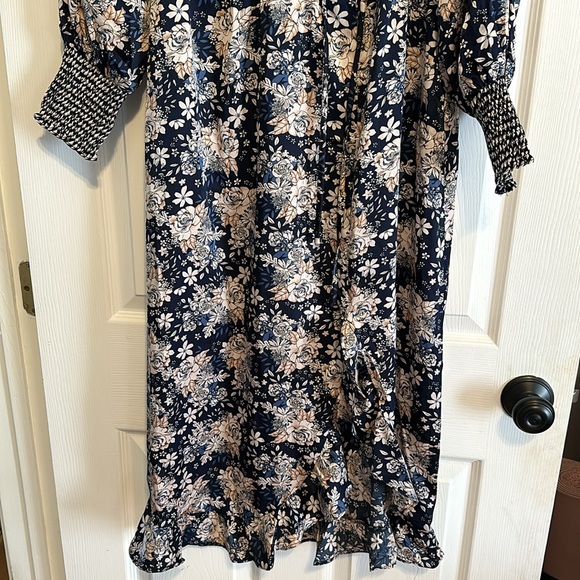 Floral dress - Picture 2 of 4